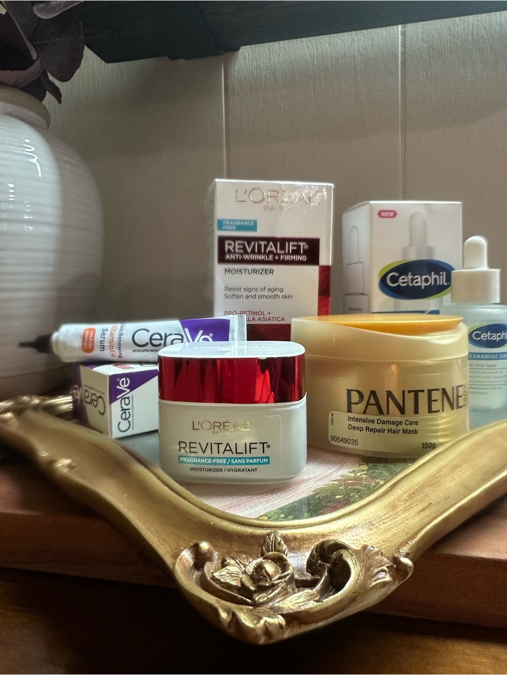 L'Oreal Revitalift Moisturizer - White & Red Jar